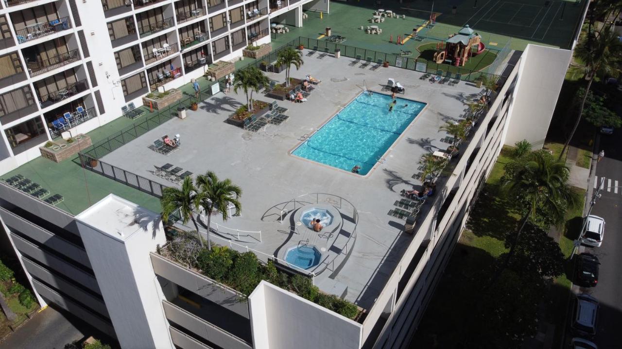 Cozy Waikiki Getaway, Stroll To Beach With Free Parking Хонолулу Екстериор снимка