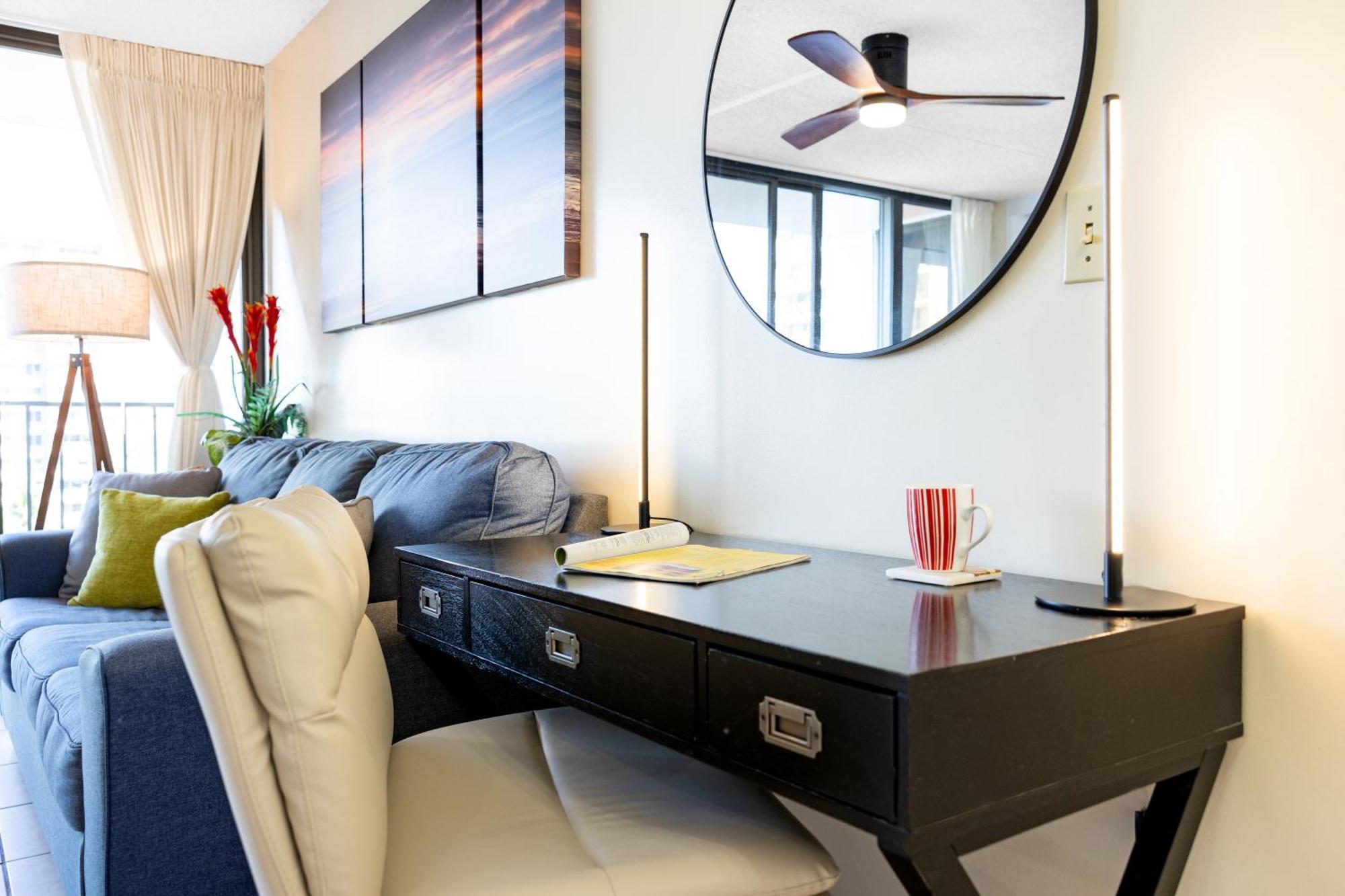 Cozy Waikiki Getaway, Stroll To Beach With Free Parking Хонолулу Екстериор снимка