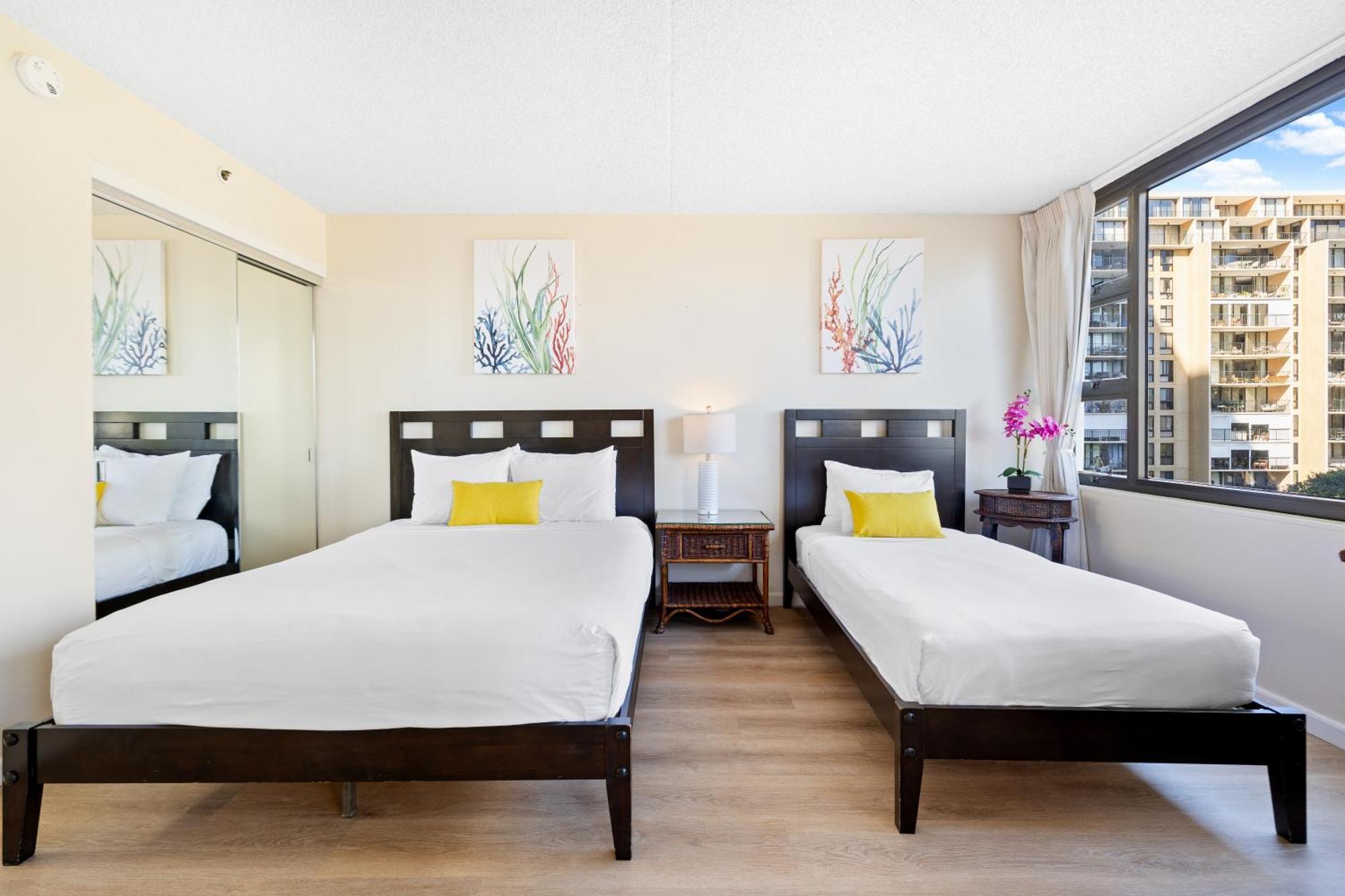 Cozy Waikiki Getaway, Stroll To Beach With Free Parking Хонолулу Екстериор снимка