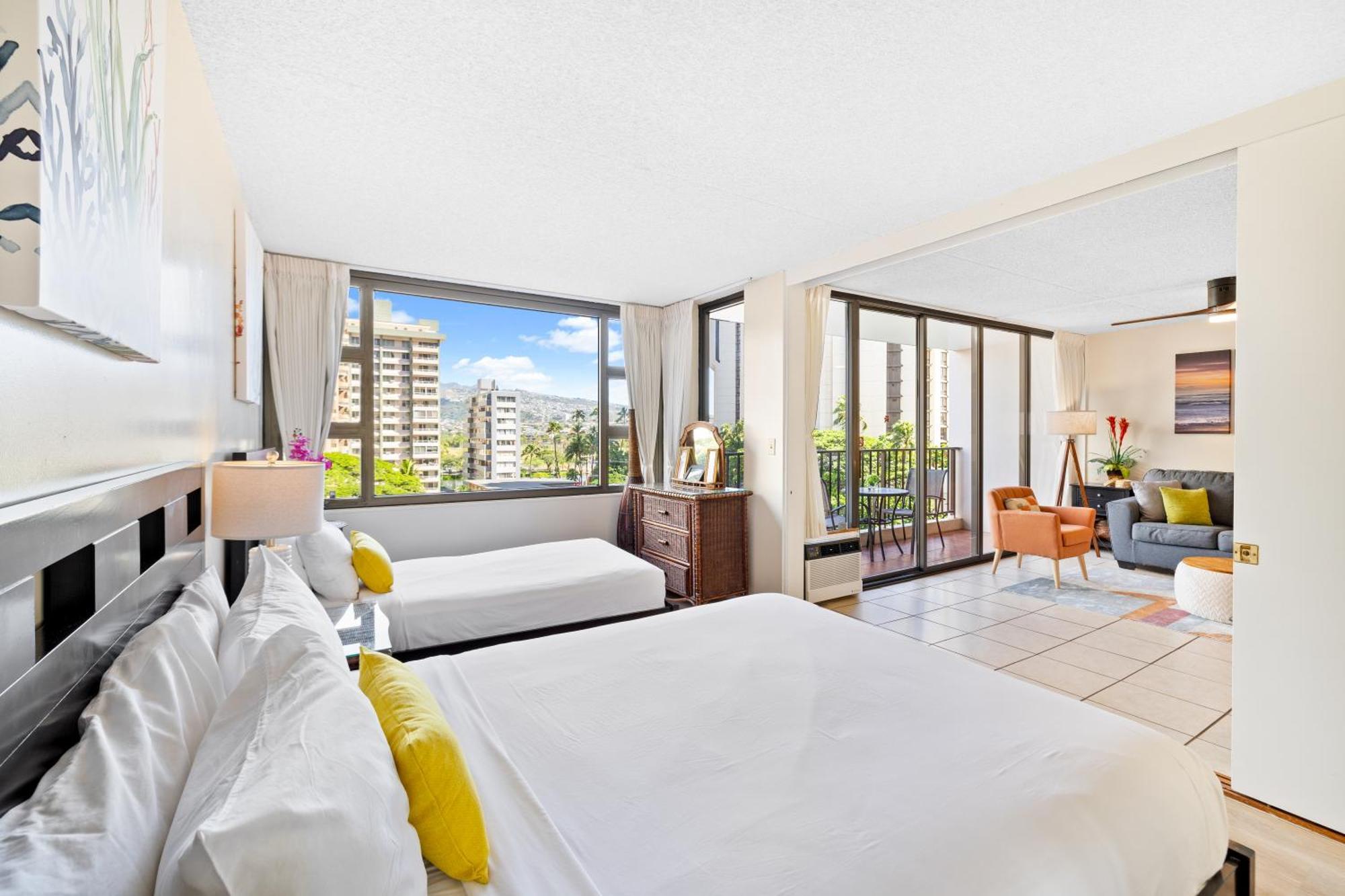 Cozy Waikiki Getaway, Stroll To Beach With Free Parking Хонолулу Екстериор снимка