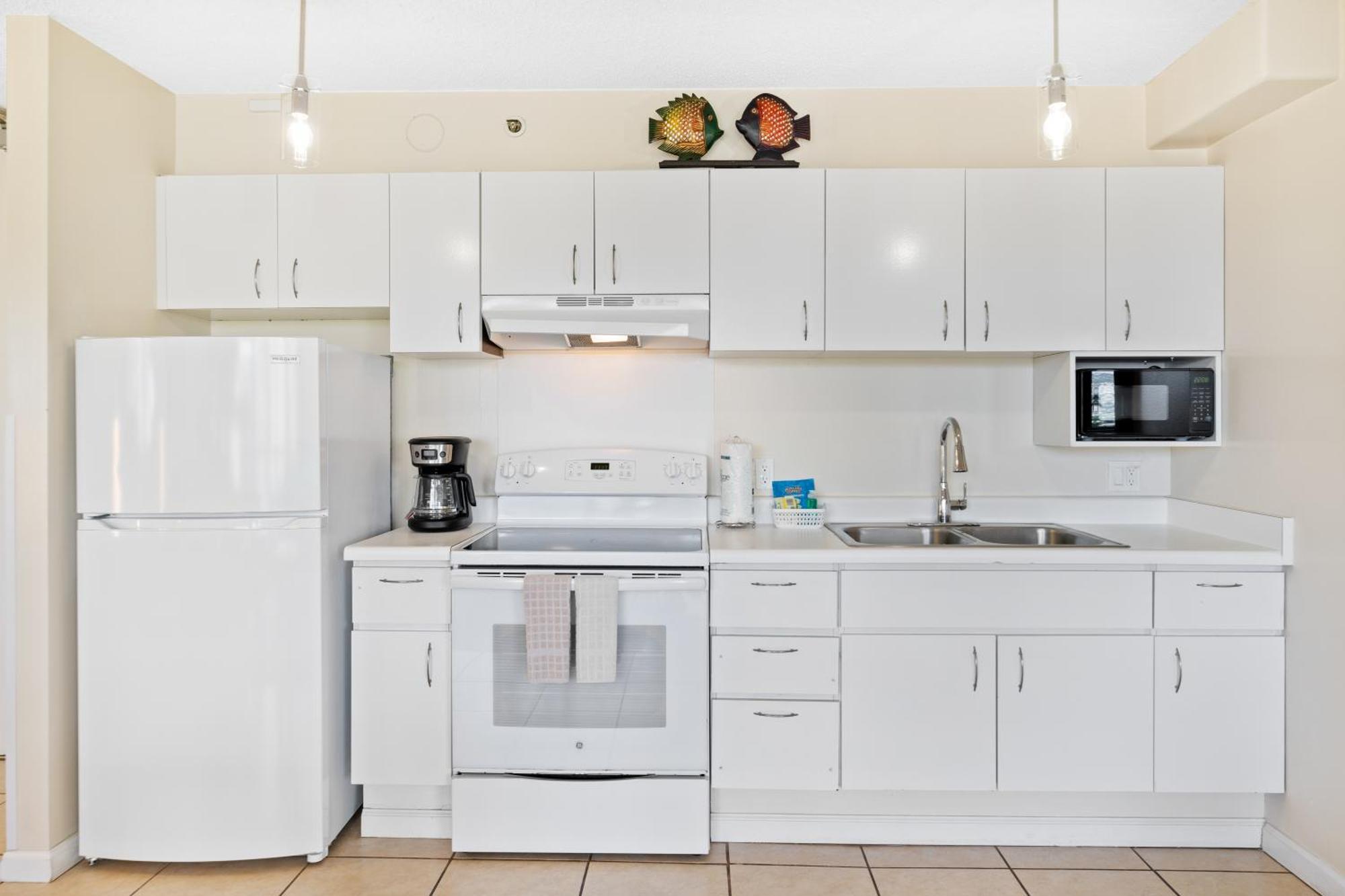 Cozy Waikiki Getaway, Stroll To Beach With Free Parking Хонолулу Екстериор снимка