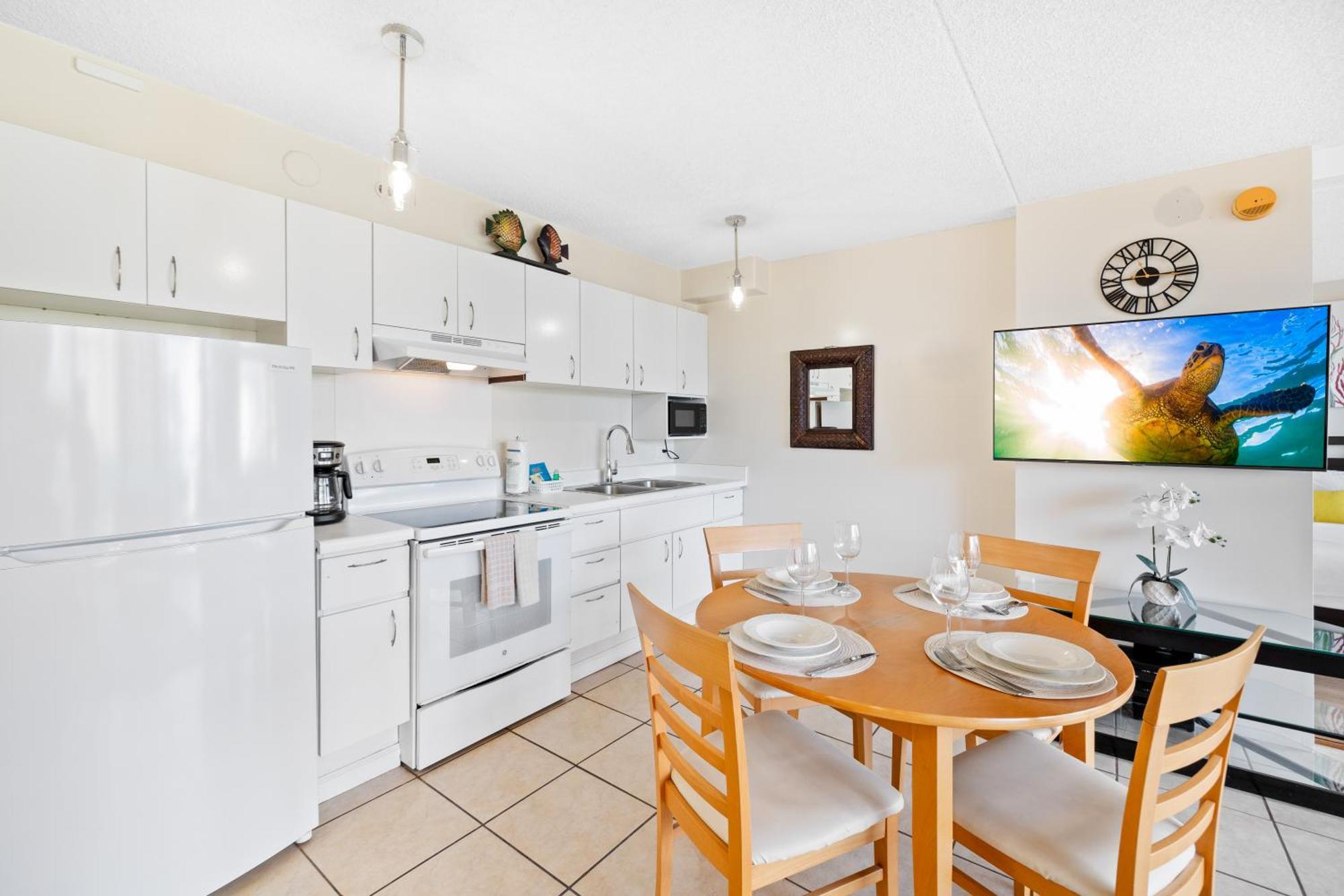 Cozy Waikiki Getaway, Stroll To Beach With Free Parking Хонолулу Екстериор снимка