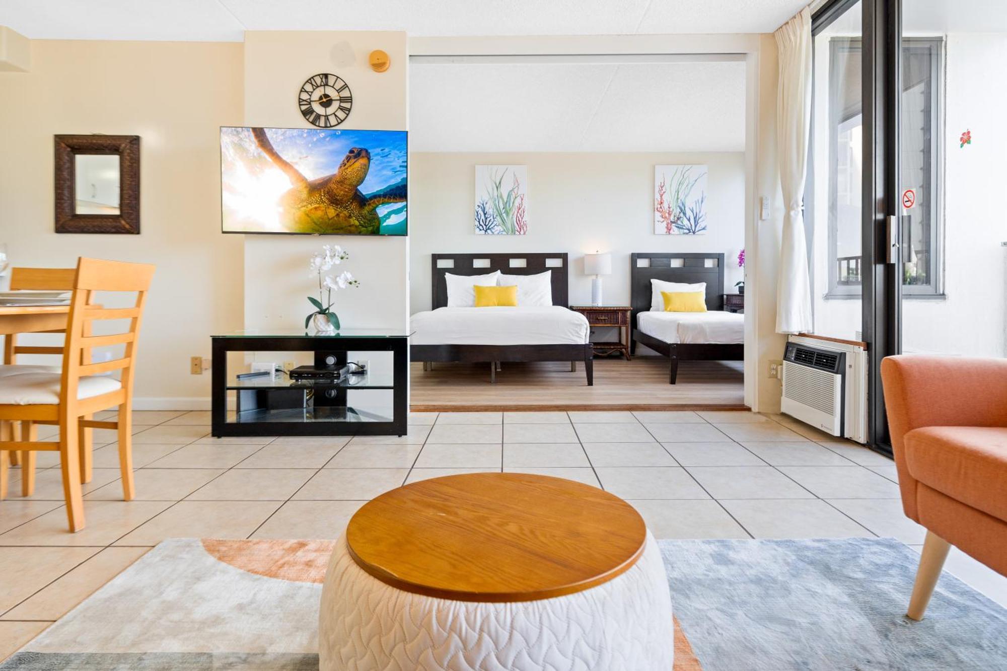 Cozy Waikiki Getaway, Stroll To Beach With Free Parking Хонолулу Екстериор снимка