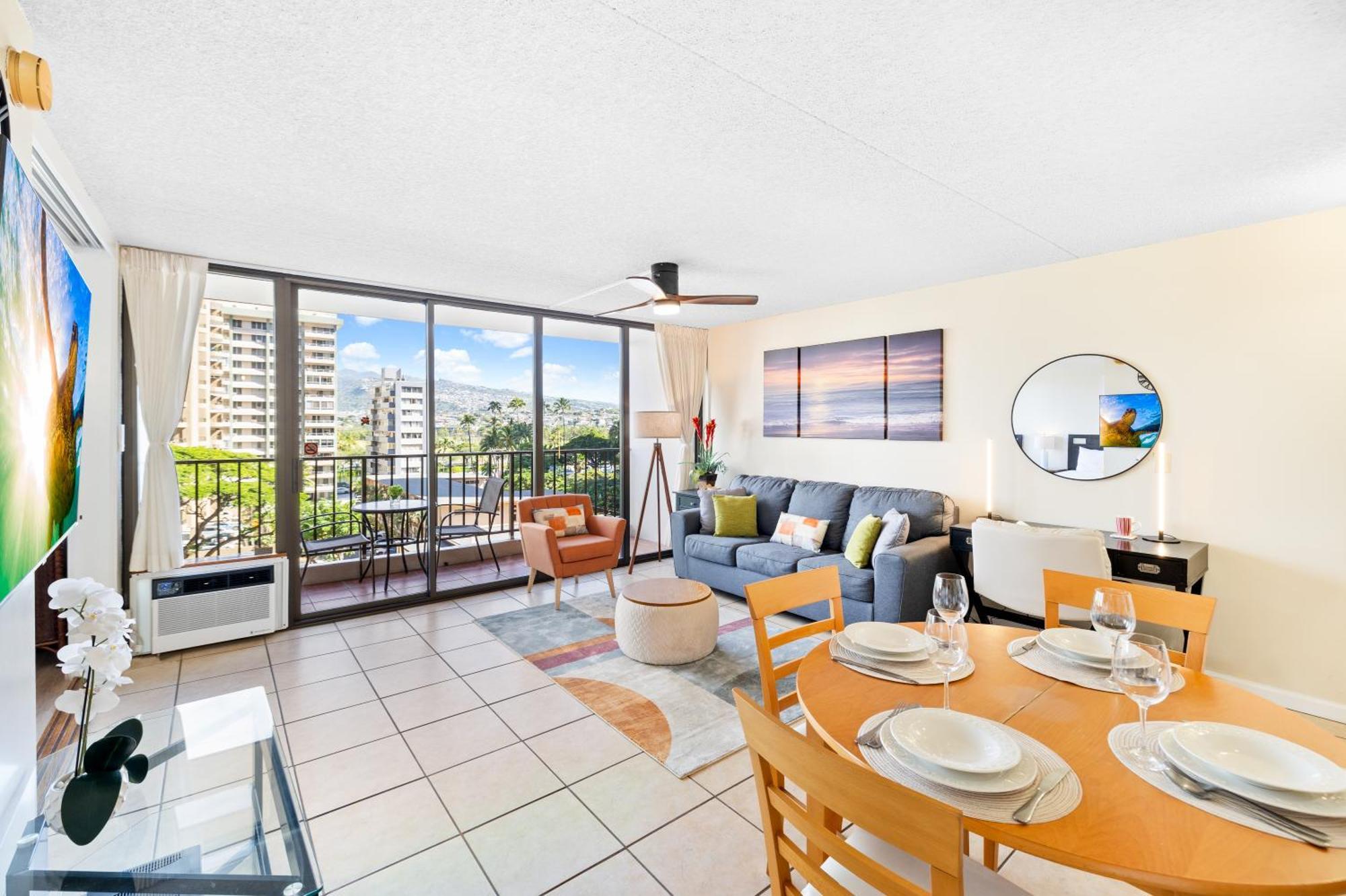 Cozy Waikiki Getaway, Stroll To Beach With Free Parking Хонолулу Екстериор снимка