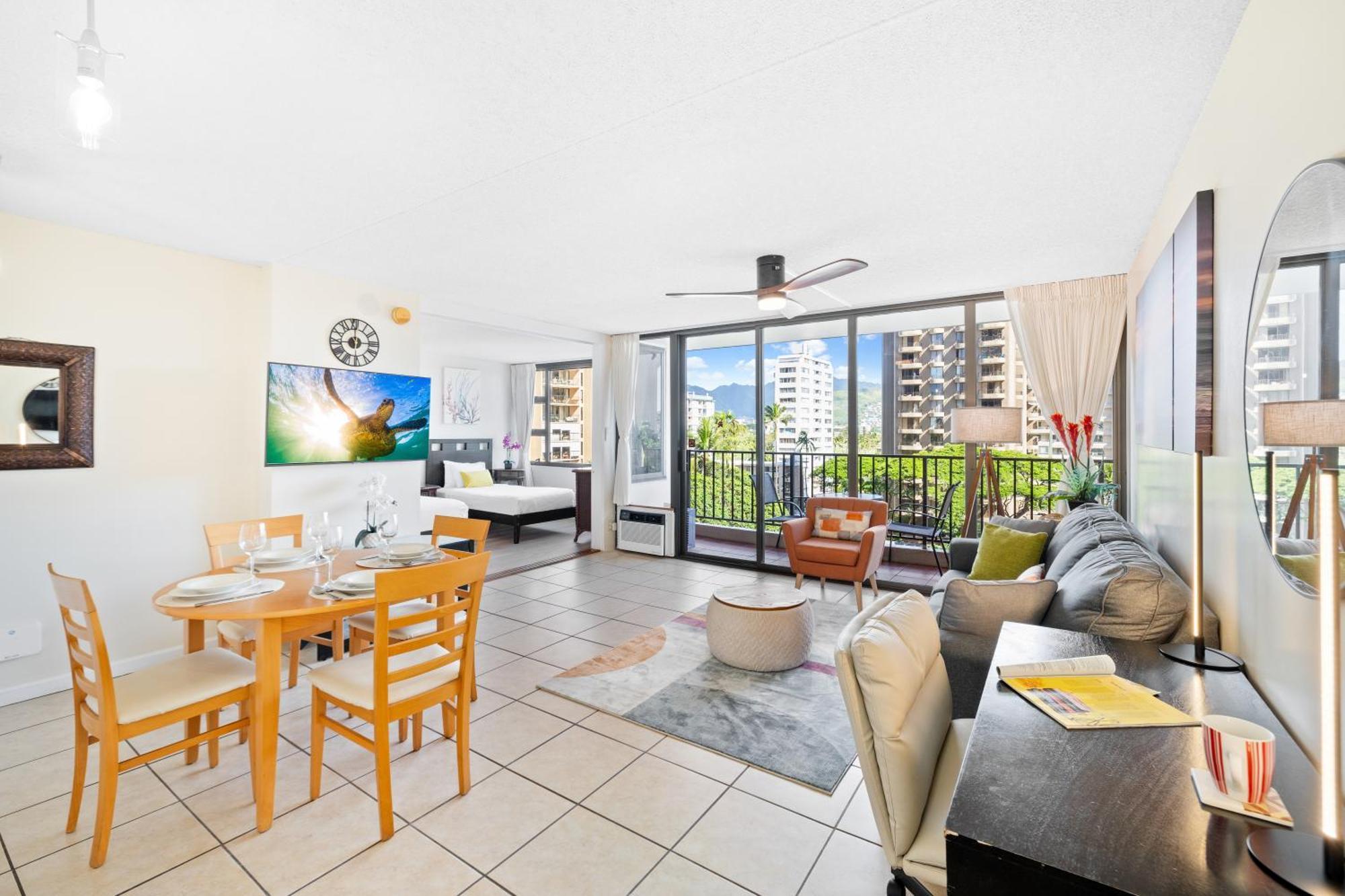 Cozy Waikiki Getaway, Stroll To Beach With Free Parking Хонолулу Екстериор снимка