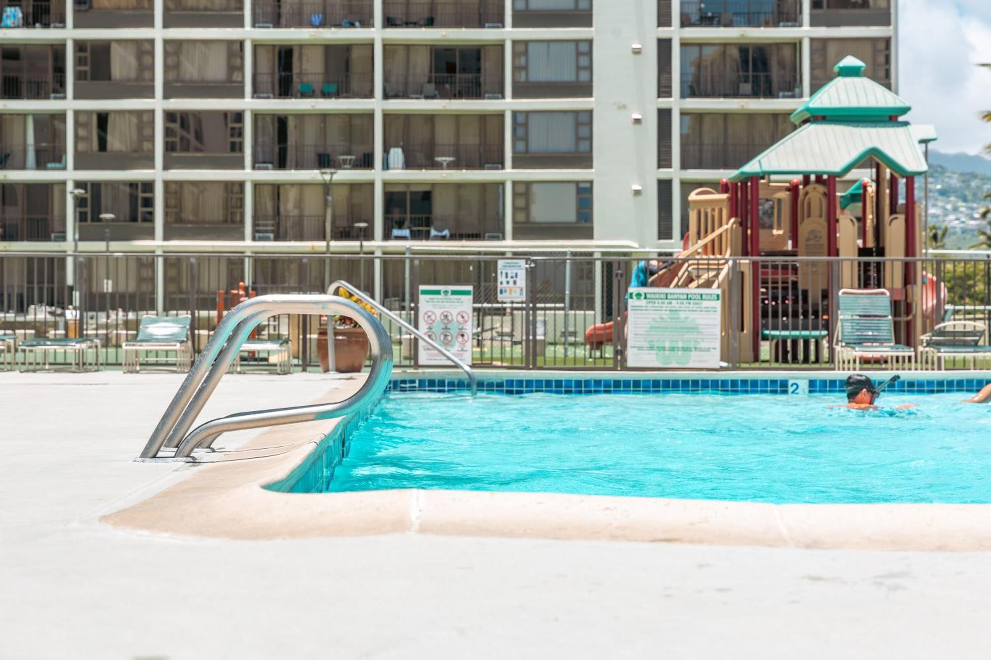 Cozy Waikiki Getaway, Stroll To Beach With Free Parking Хонолулу Екстериор снимка