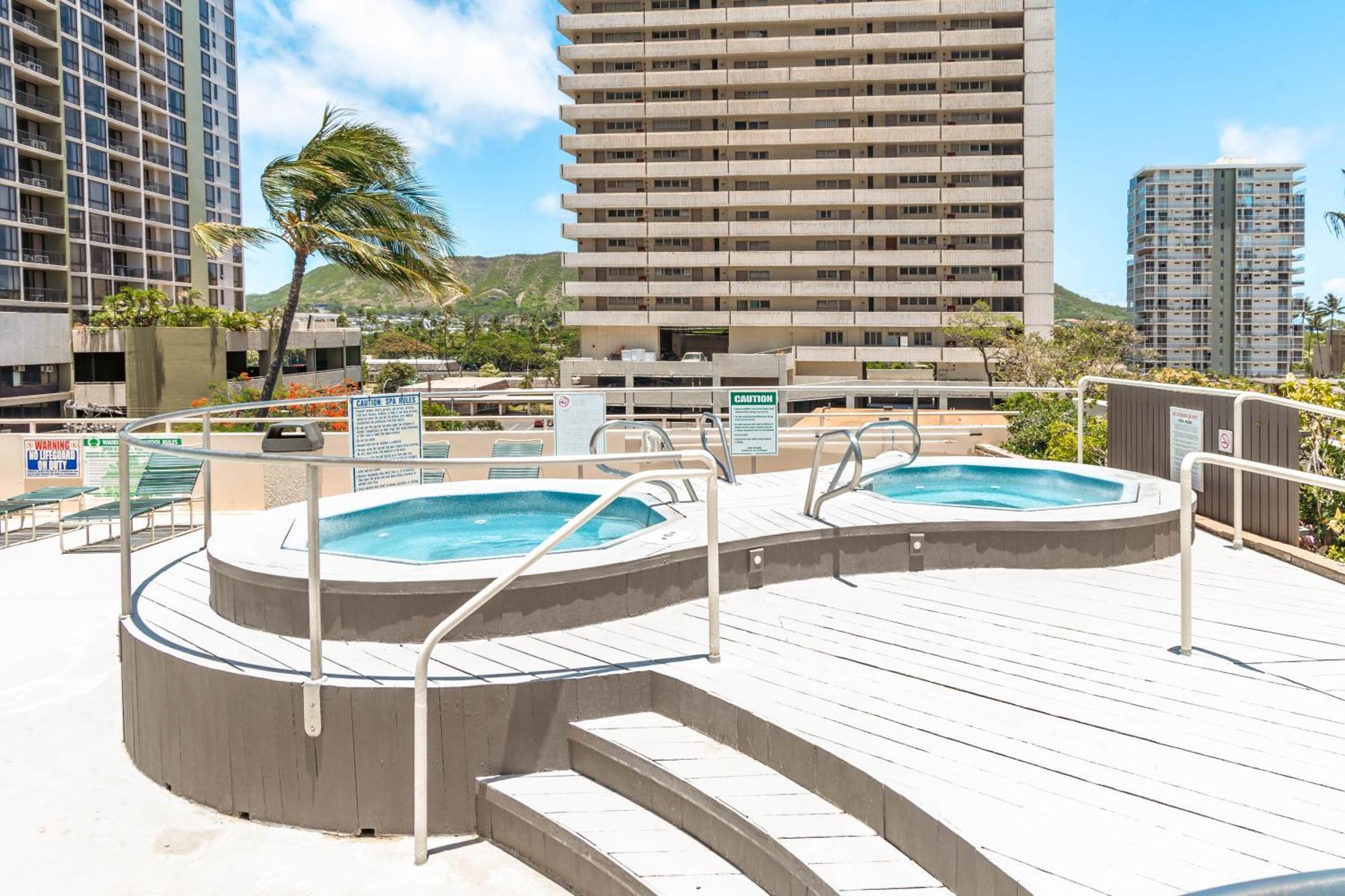 Cozy Waikiki Getaway, Stroll To Beach With Free Parking Хонолулу Екстериор снимка