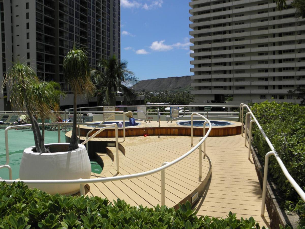 Cozy Waikiki Getaway, Stroll To Beach With Free Parking Хонолулу Екстериор снимка
