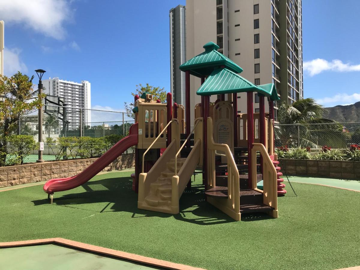 Cozy Waikiki Getaway, Stroll To Beach With Free Parking Хонолулу Екстериор снимка