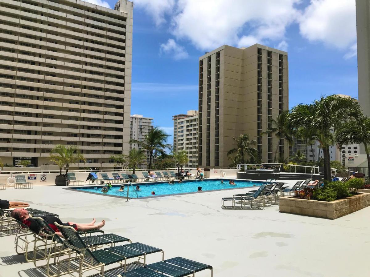 Cozy Waikiki Getaway, Stroll To Beach With Free Parking Хонолулу Екстериор снимка